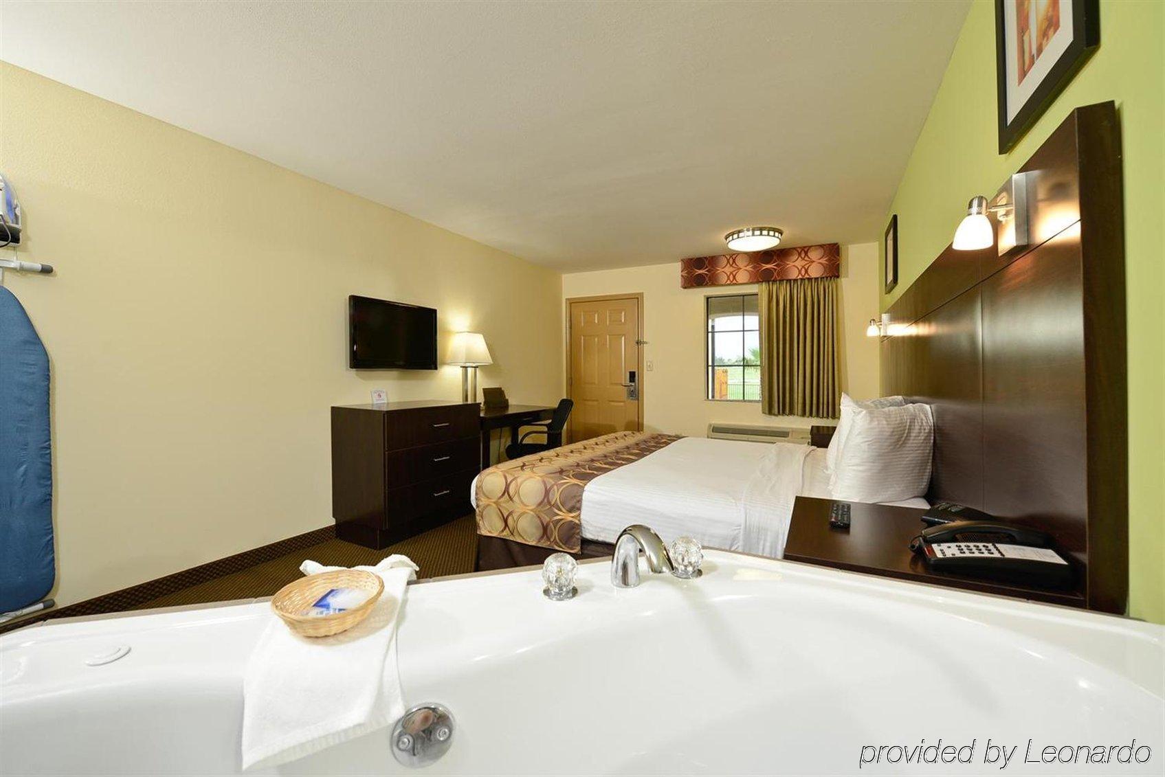 Americas Best Value Inn Lake Charles Interstate 210 Номер фото