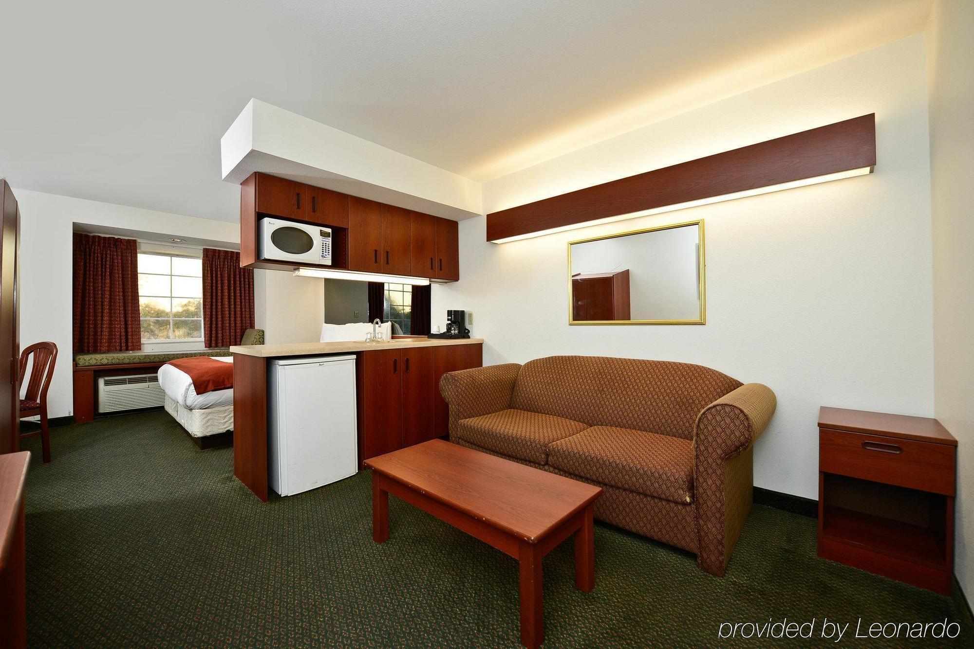 Americas Best Value Inn Lake Charles Interstate 210 Экстерьер фото