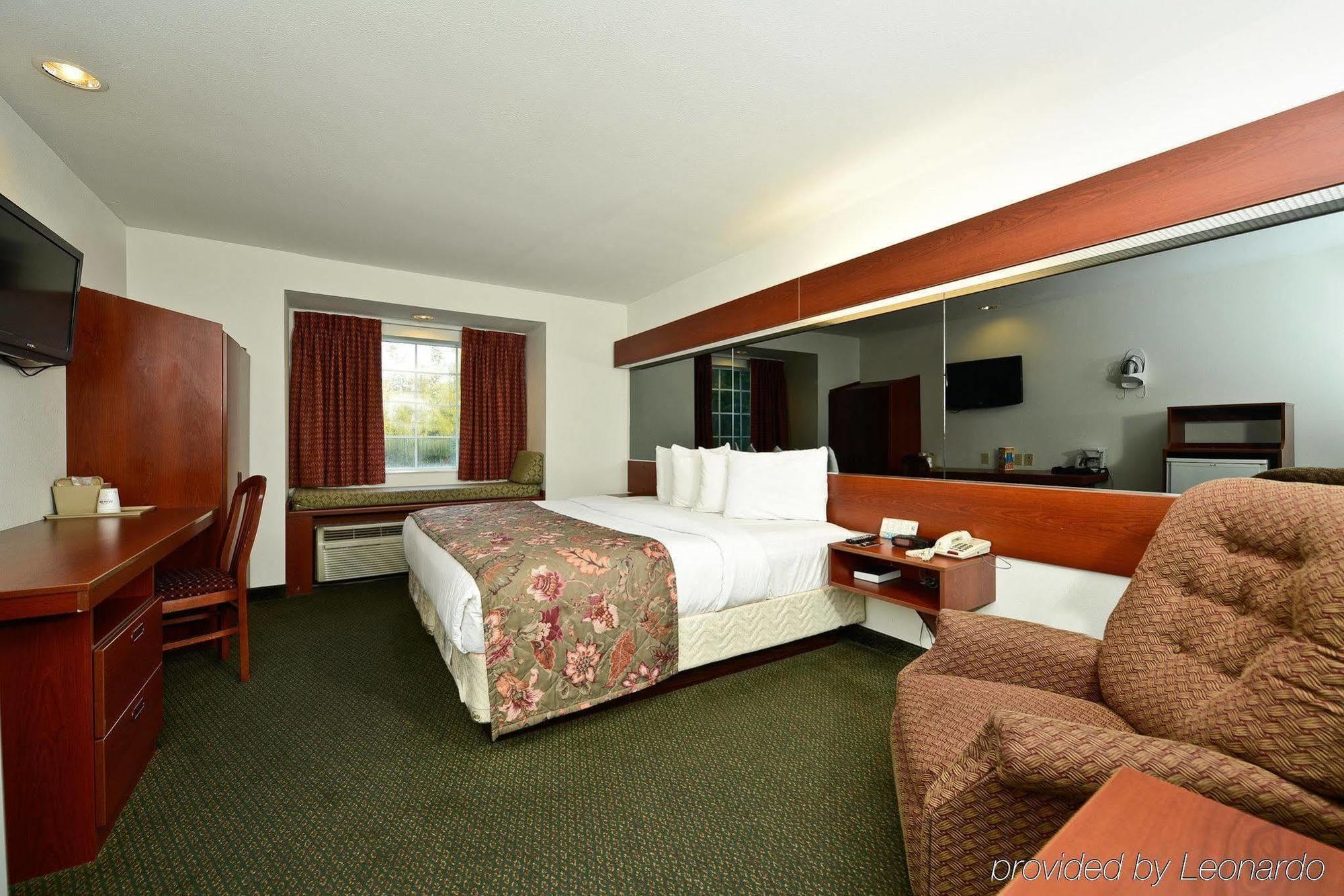 Americas Best Value Inn Lake Charles Interstate 210 Экстерьер фото
