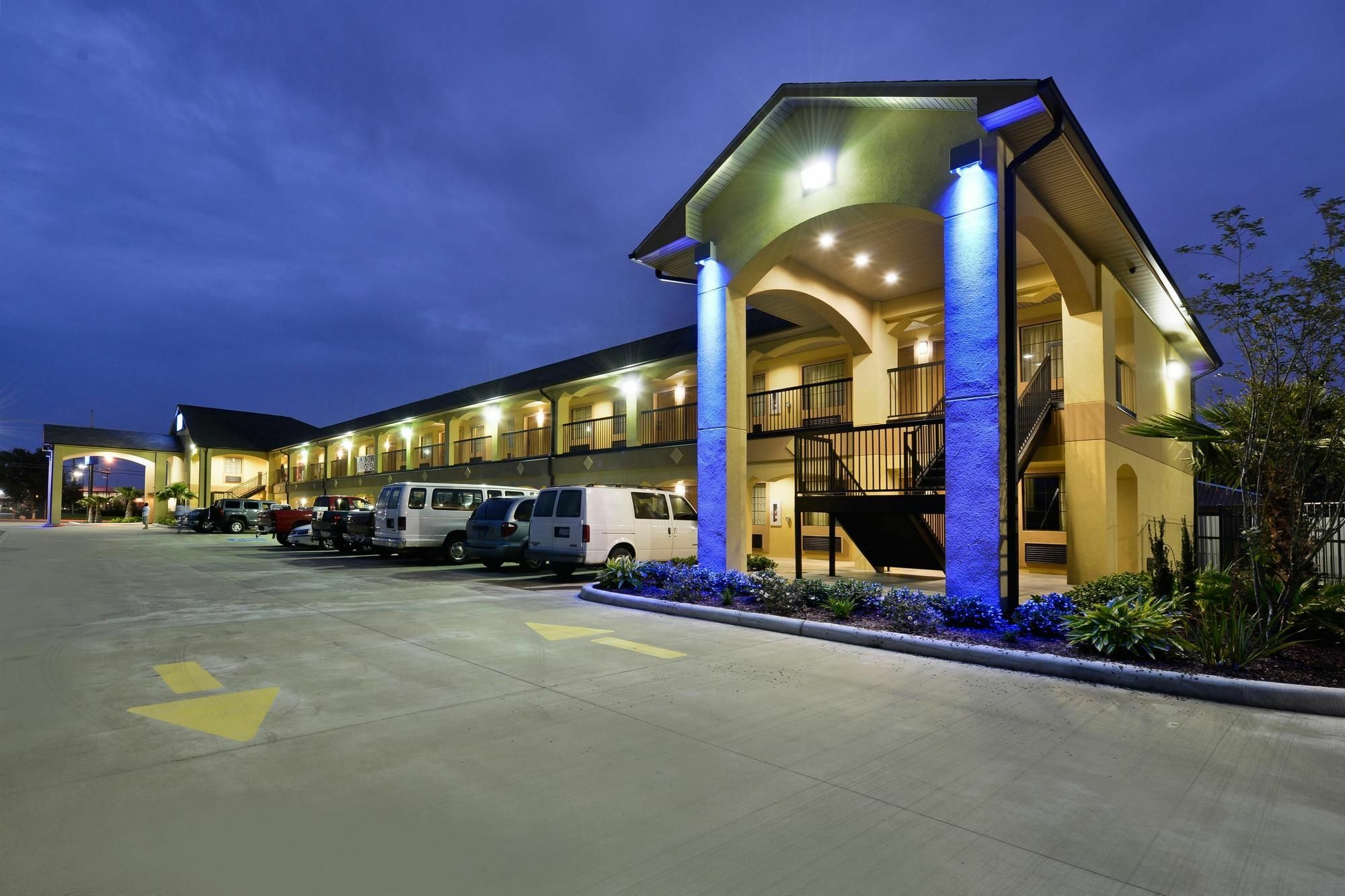 Americas Best Value Inn Lake Charles Interstate 210 Экстерьер фото