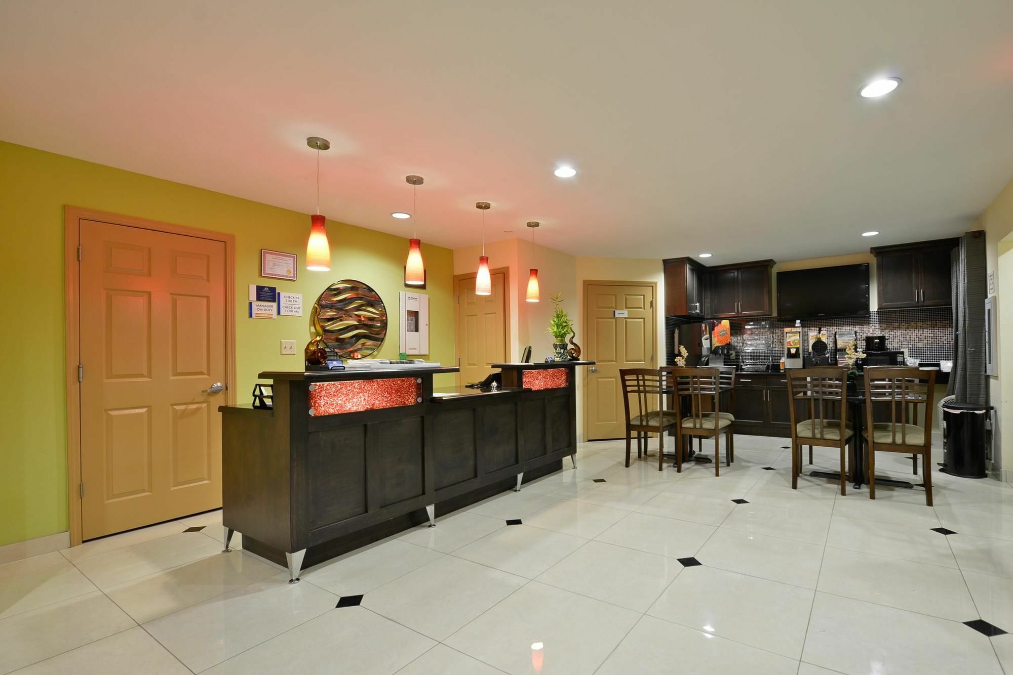 Americas Best Value Inn Lake Charles Interstate 210 Ресторан фото