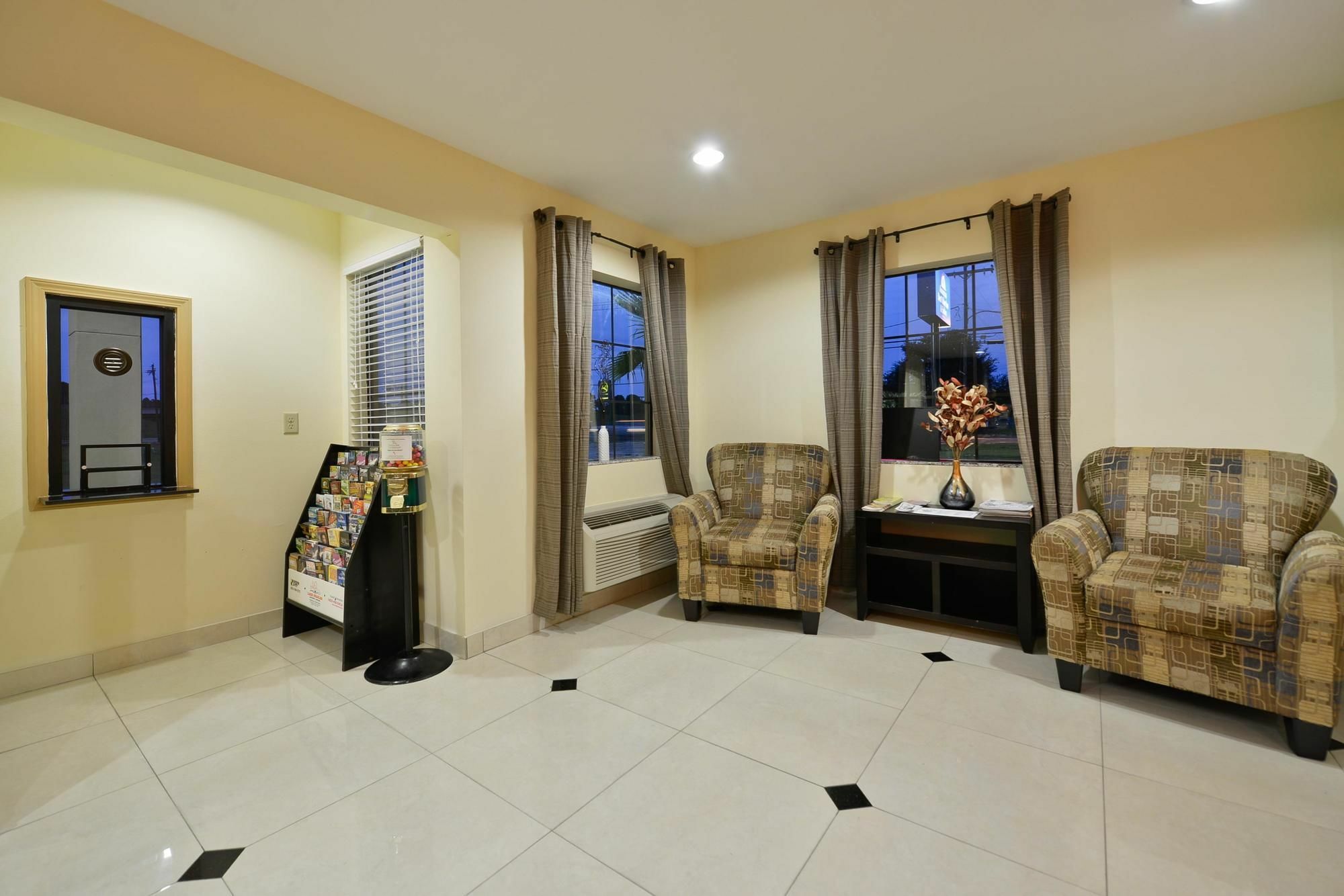 Americas Best Value Inn Lake Charles Interstate 210 Интерьер фото